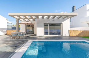 GuestReady - Striking Hideaway in Almada